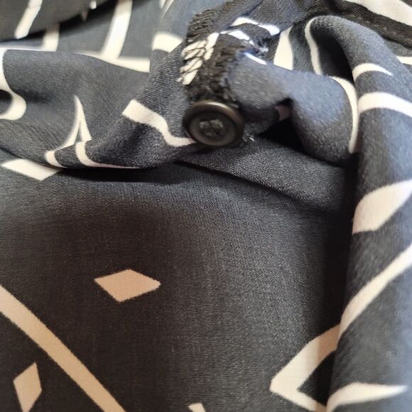 Catherines Long Sleeve Black & White Floral Print Plus Womens Size 2X - Picture 8 of 10